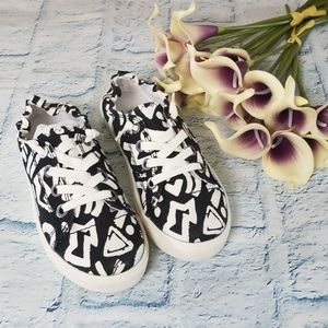 NWT Steve Madden Lace Up Elastic Back Jane Shoes